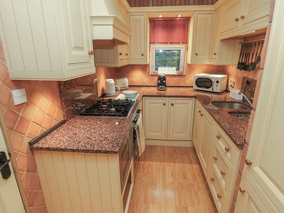 Cookware/dishes/utensils