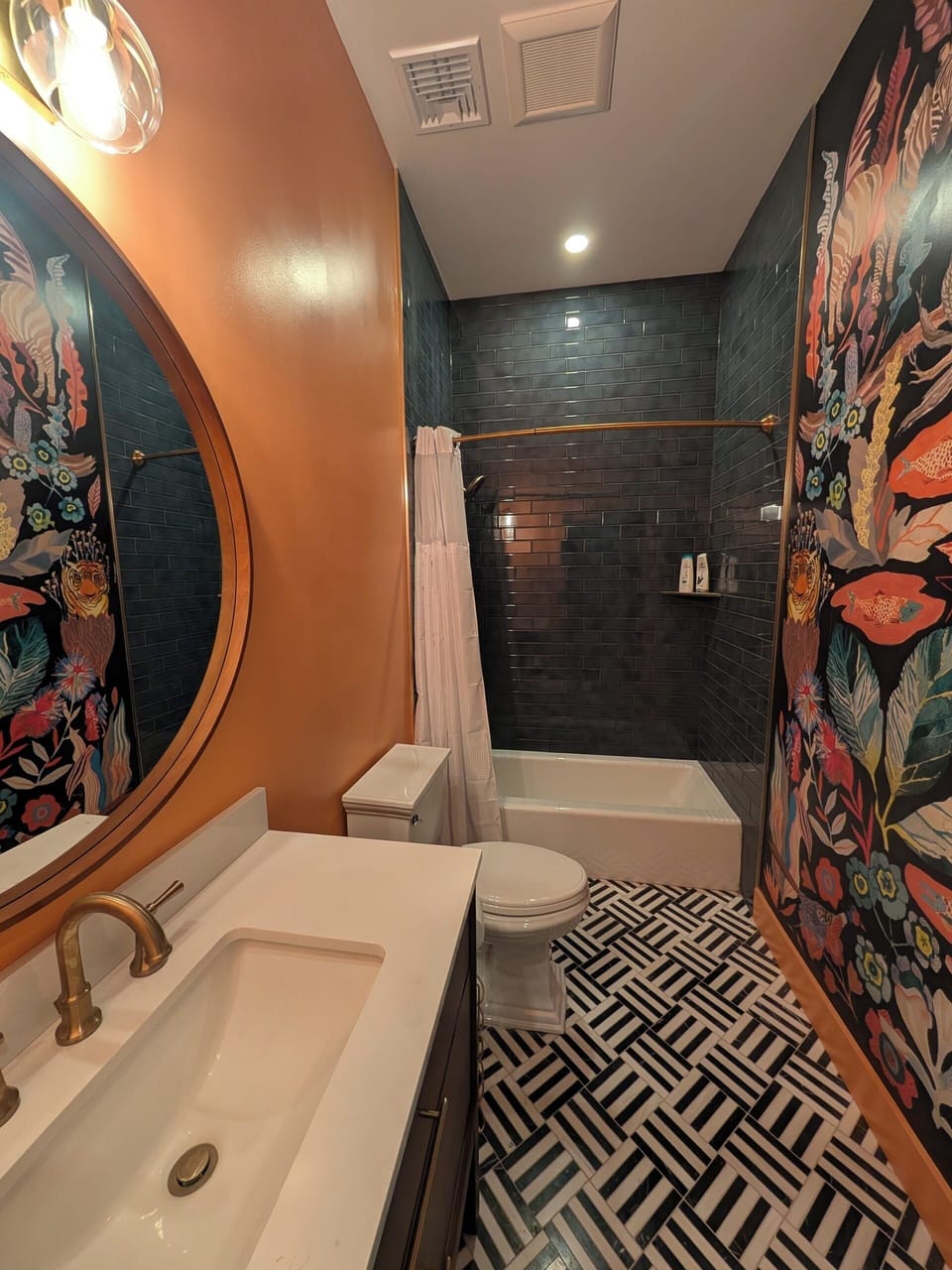 Suite #5 | Bathroom | Combined shower/tub, hair dryer, towels, soap