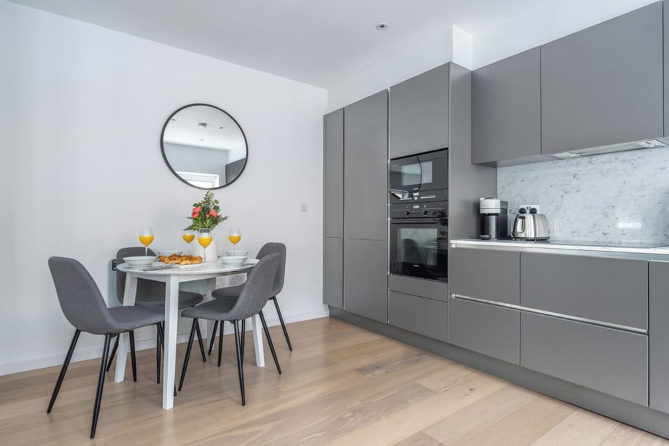 City Apartment, 1 Double Bed with Sofa bed, Non Smoking, City View | Living area | 40-inch Smart TV with satellite channels