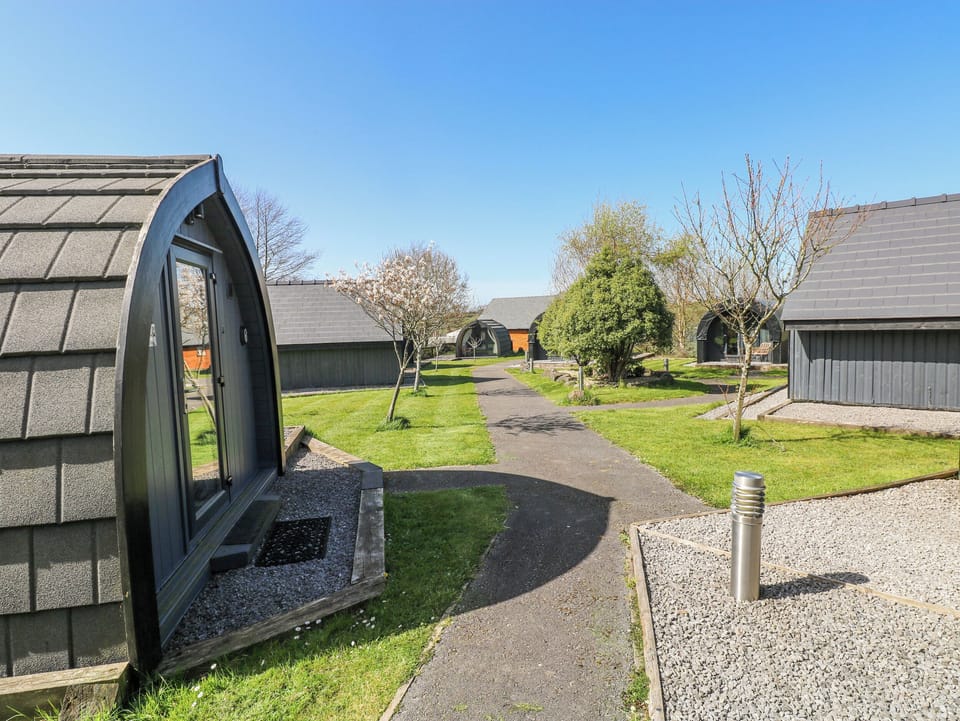 Cottage | Property grounds