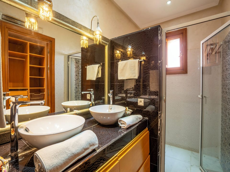 Suite, Mountain View | Bathroom | Bathrobes