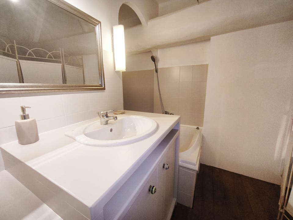 Mas de Castille Guest House Bed and Breakfast in Provence