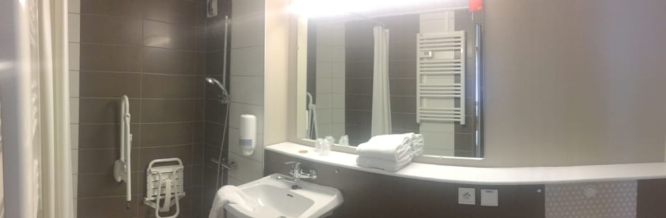 Double Room | Desk, blackout drapes, soundproofing, free WiFi