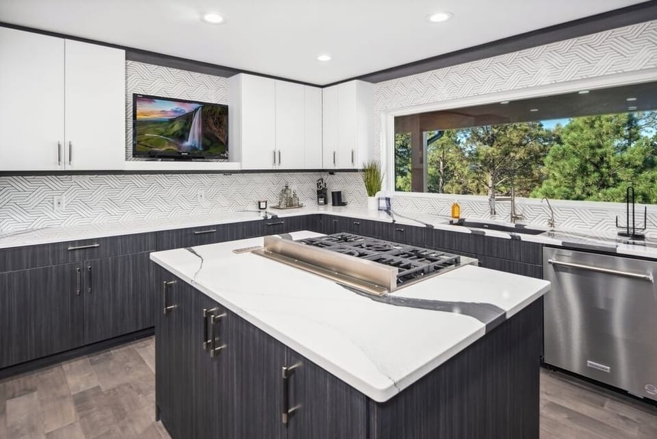 Cabin, Multiple Beds, Jetted Tub, Mountain View (Unit 206) | Private kitchen