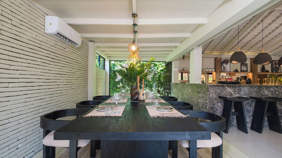 Villa, 3 Bedrooms, Pool View | Dining room