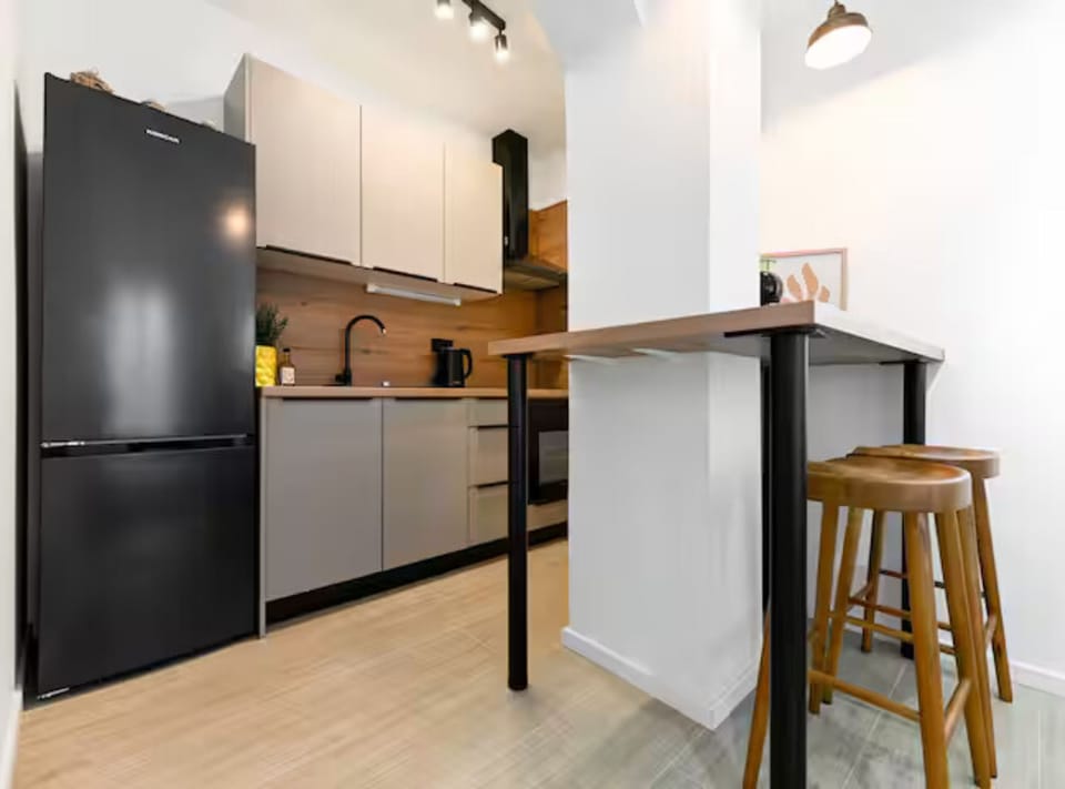 Apartment (Studio Apartment with Balcony) | Private kitchen | Fridge