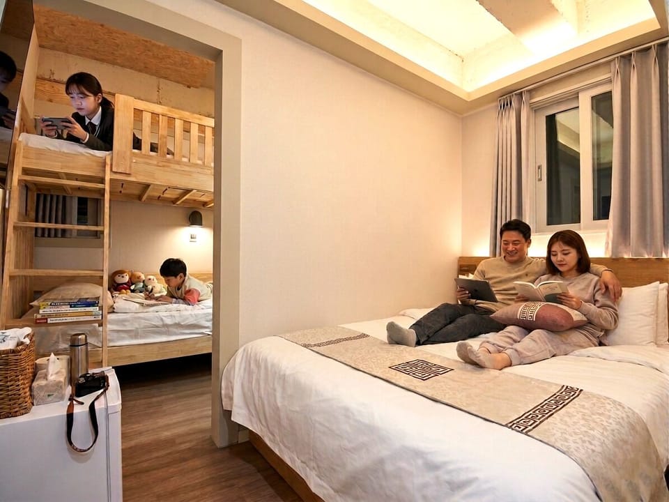 Triple-Bed Loft | Individually decorated, free WiFi, bed sheets