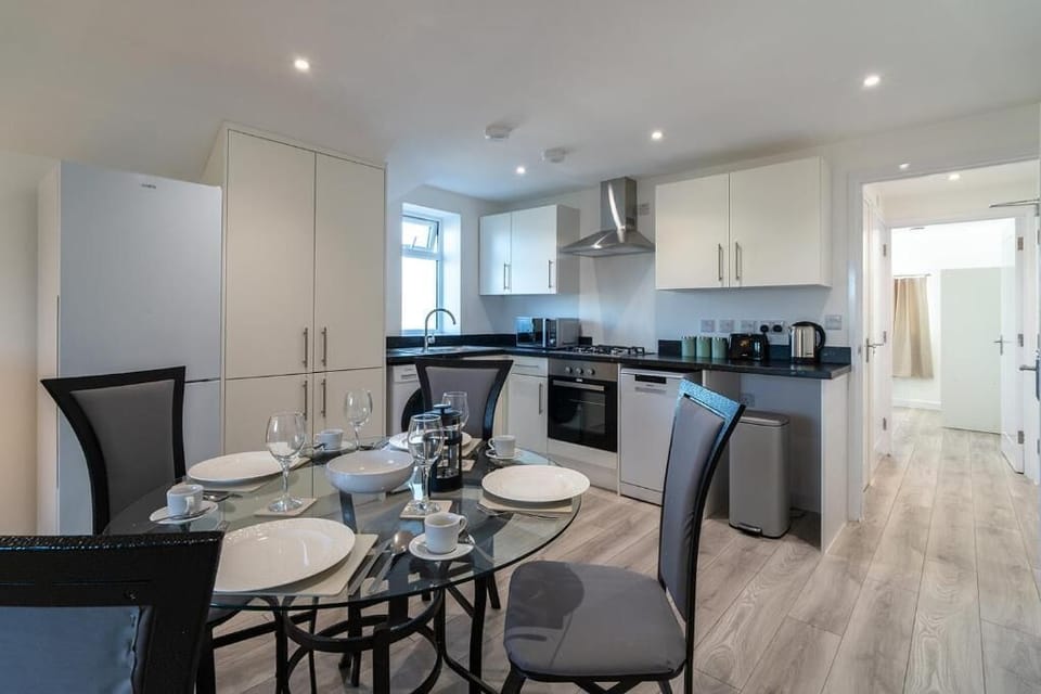 Apartment, 1 Bedroom | Dining room