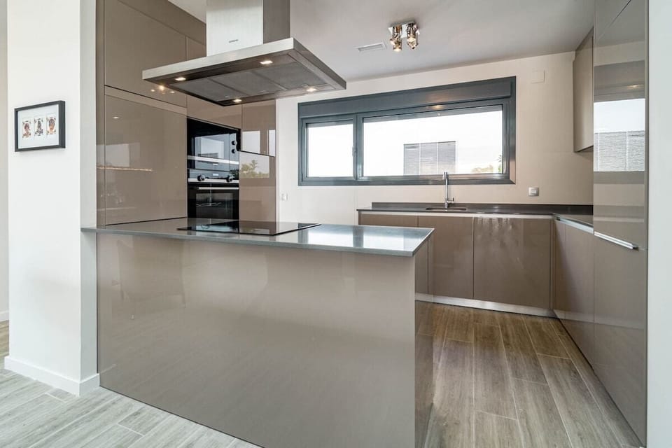 Studio (3 Bedrooms) | Interior