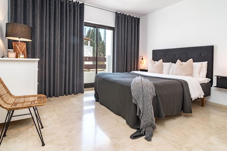 Studio (3 Bedrooms) | Interior