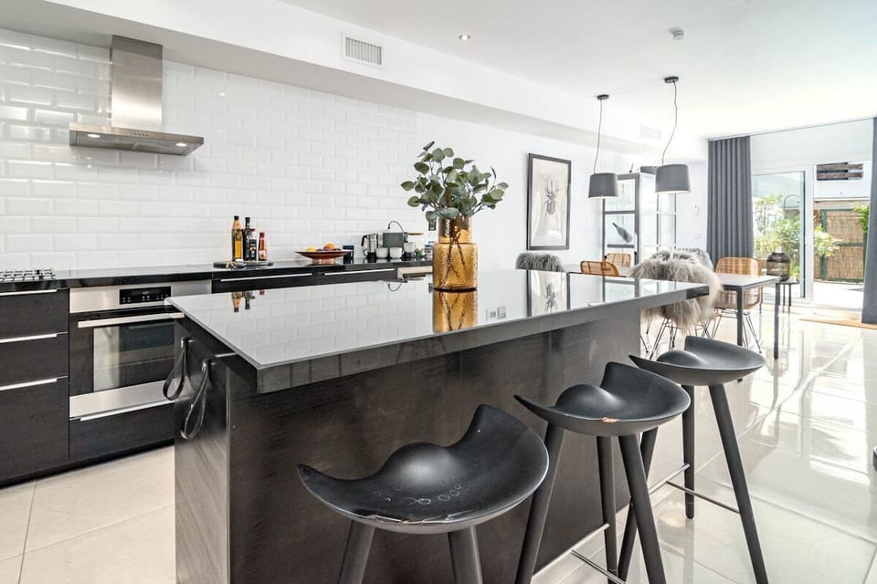 Studio (3 Bedrooms) | Interior