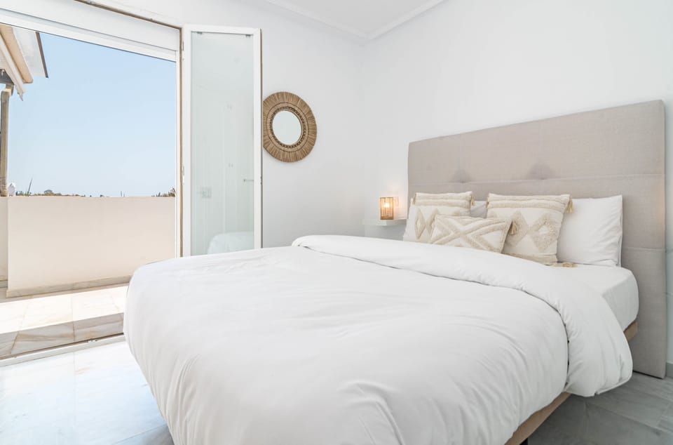 Tenis - Bright Bel-air Flat 2 Beds, 3 Terraces Apartment in Costa del Sol