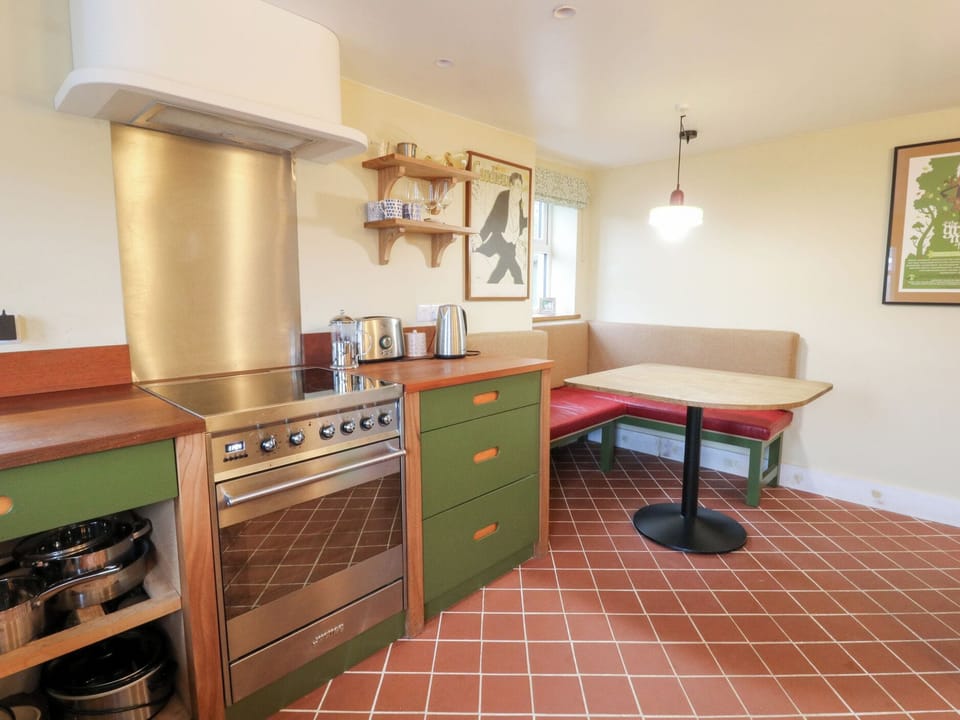 Dishwasher, cookware/dishes/utensils