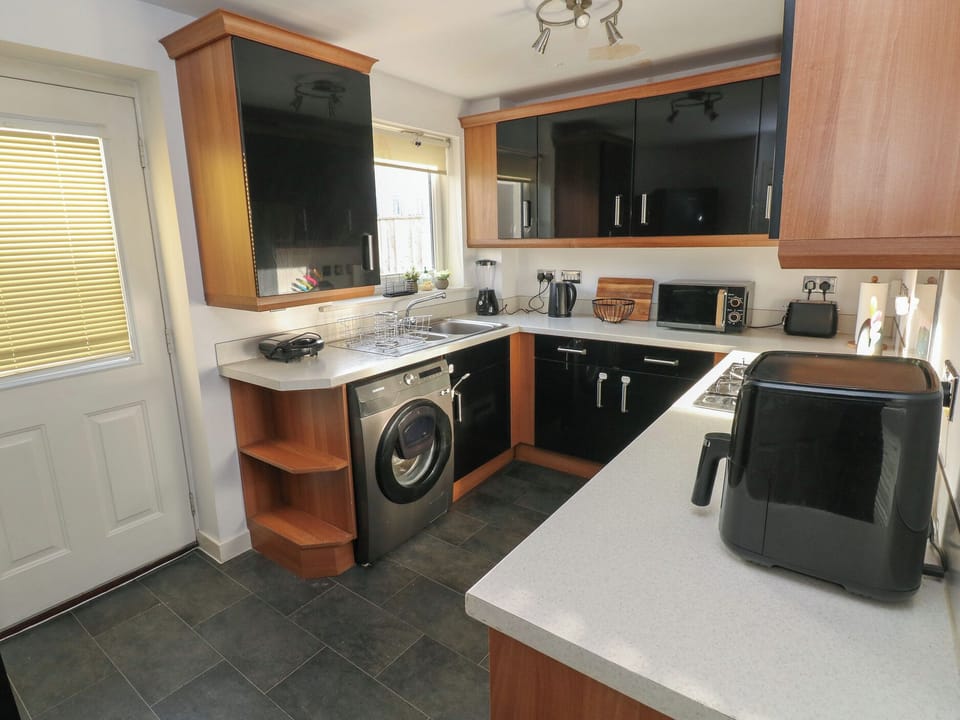 Cookware/dishes/utensils