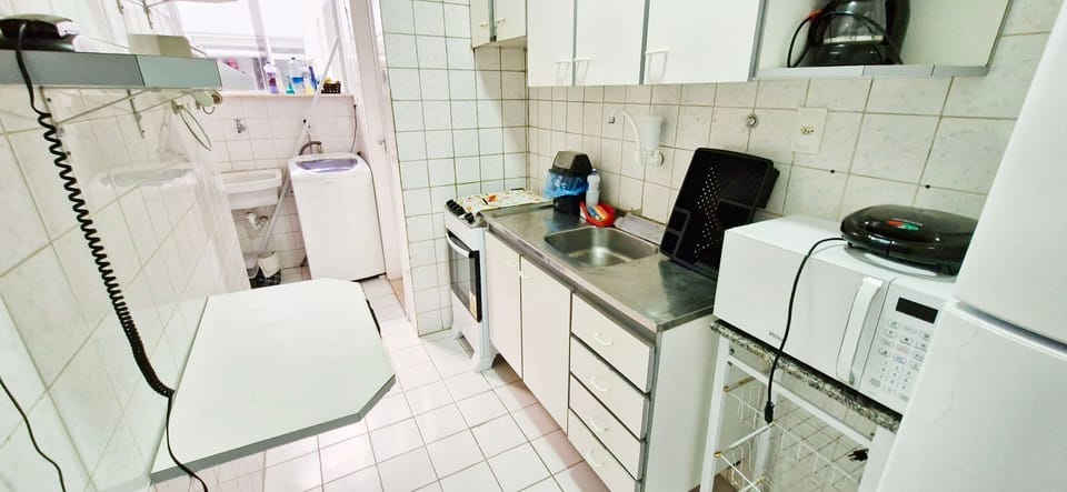 Basic Apartment | Private kitchen | Fridge, microwave, oven, blender