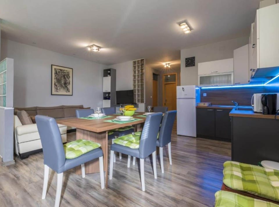 Apartment (Two Bedroom Apartment with Loggia) | Property amenity