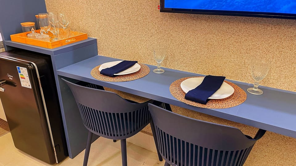 Basic Apartment | Dining
