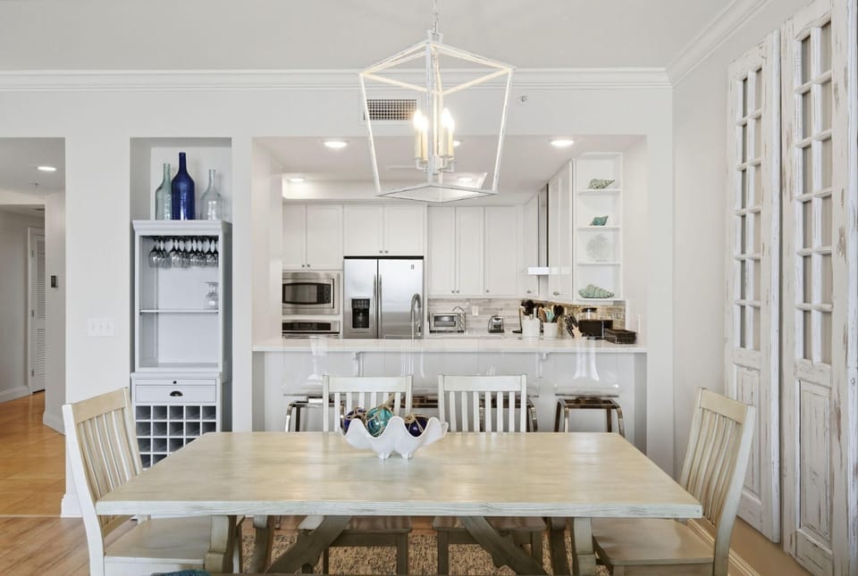 Condo, Multiple Beds (Indigo West 1103) | Dining