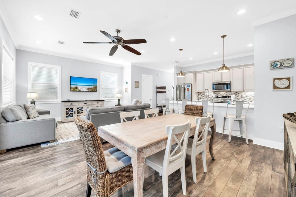 House, Multiple Beds (Shore Beats Work 30A) | Interior