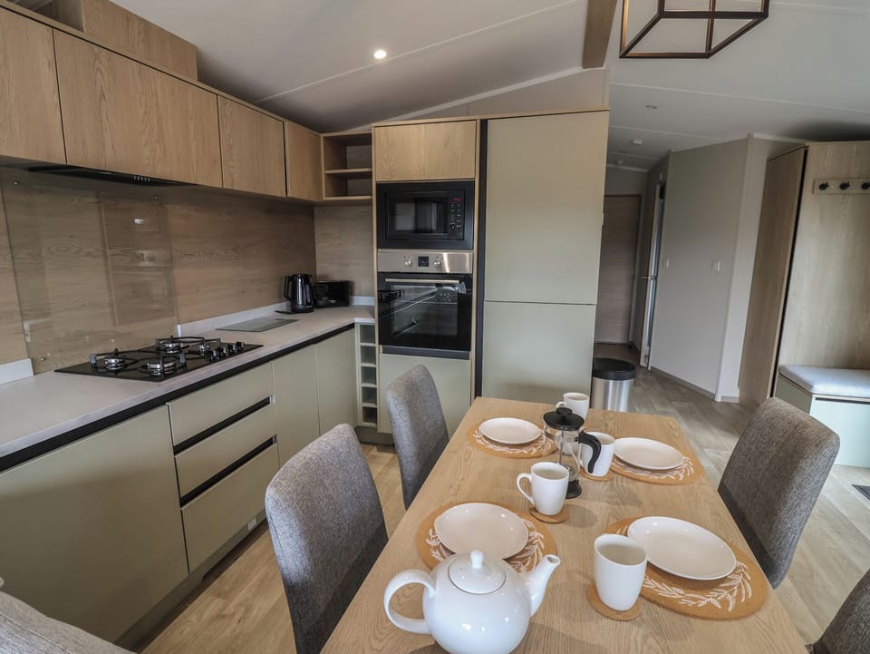 Cottage | Private kitchen | Cookware/dishes/utensils