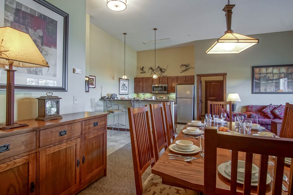 Condo, Multiple Beds, Hot Tub, Mountain View (2 Br: Soaring Eagle 110) | 2 bedrooms, individually decorated, individually furnished, bed sheets