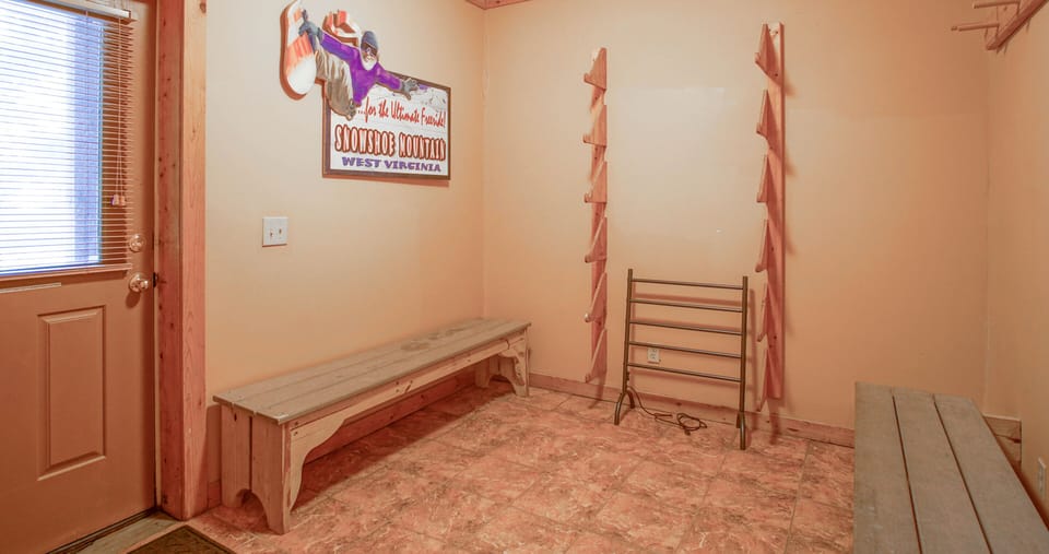 House, Multiple Beds, Pool Access, Mountain View (5 Br: Loggers Run 7) | Interior