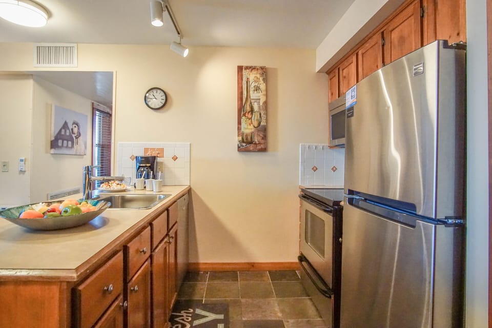 Condo, Multiple Beds, Pool Access, Mountain View (2 Br: Rimfire 214-215) | Private kitchen | Toaster