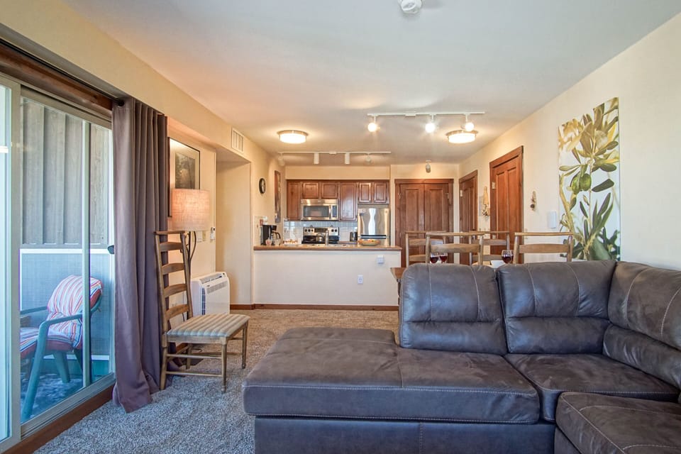 Condo, Multiple Beds, Pool Access, Mountain View (2 Br: Rimfire 214-215) | Living area