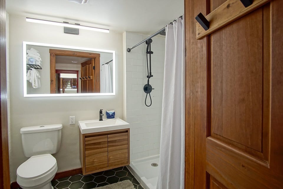 Rimfire 342: Memory Maker, Walk to Shops, Slope Side Apartment in Snowshoe