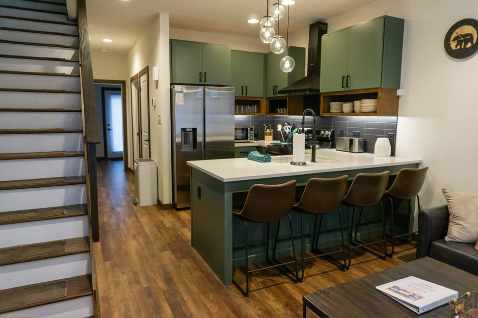 House, Multiple Beds, Pool Access, Mountain View (3 Br: Sanctuary 185) | Private kitchen
