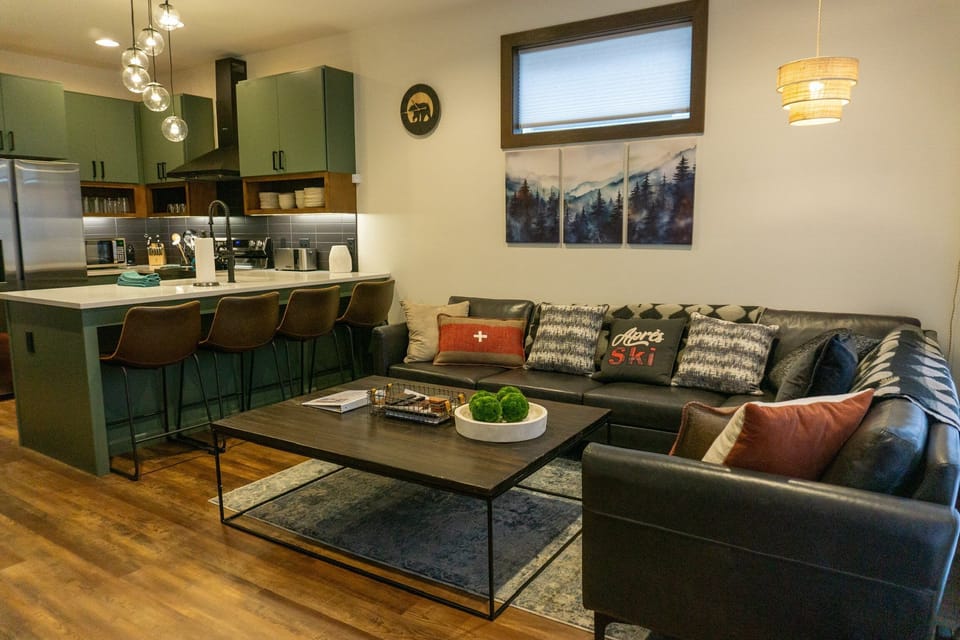 House, Multiple Beds, Pool Access, Mountain View (3 Br: Sanctuary 185) | Living area