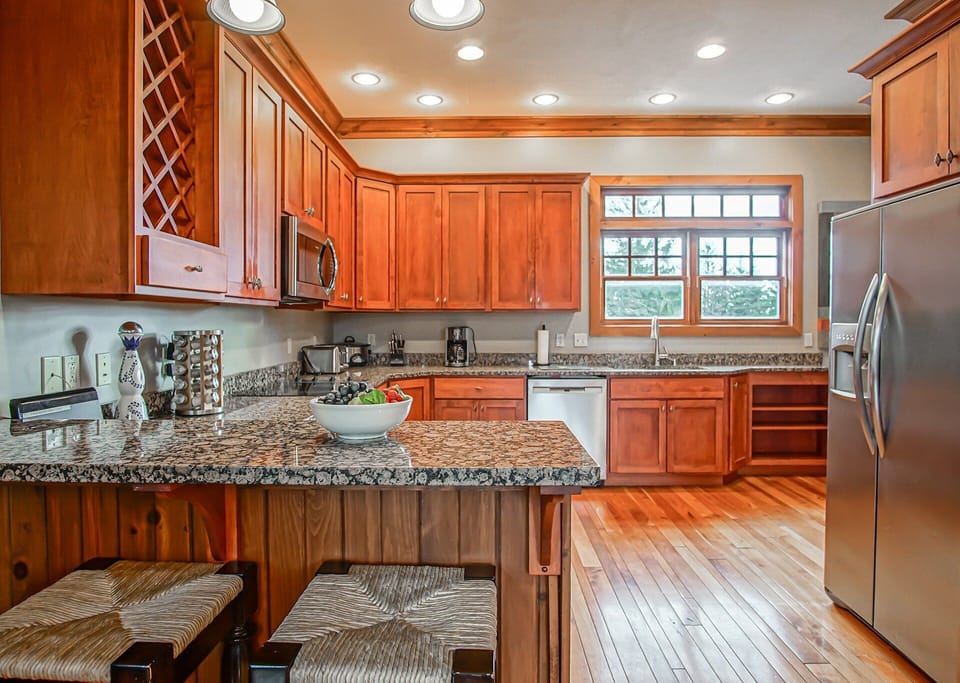 House, Multiple Beds, Pool Access, Mountain View (4 Br: Shays Landing 6) | Private kitchen