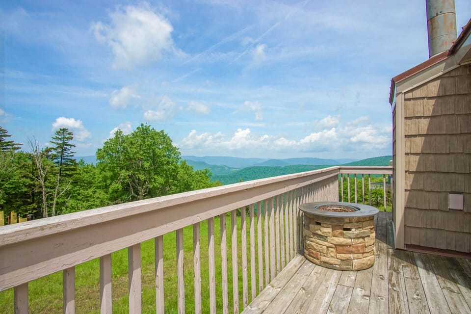 House, Multiple Beds, Patio, Mountain View (5 Br: Hutch 6) | Terrace/patio