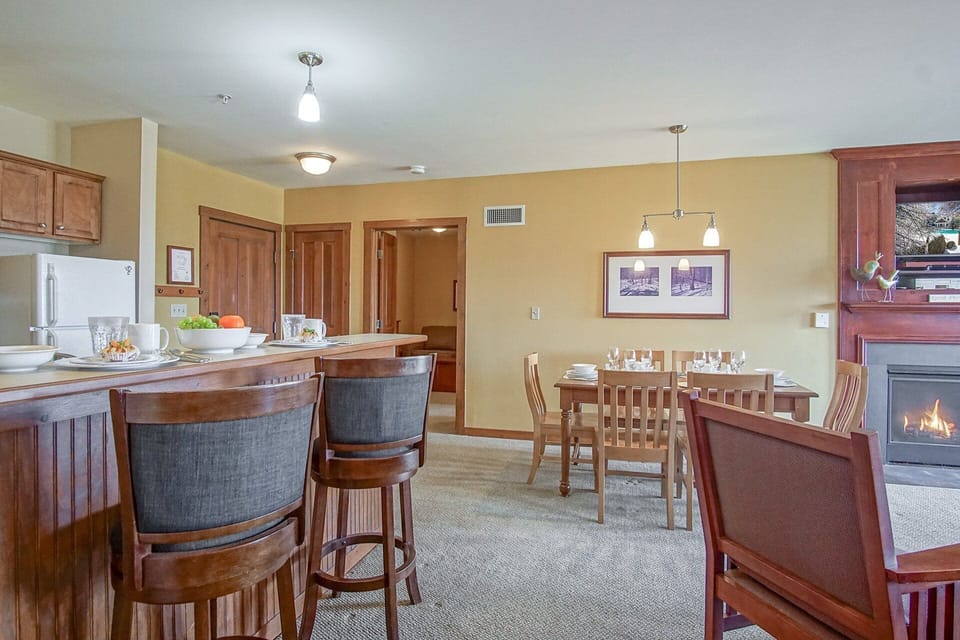 Condo, Multiple Beds, Pool Access, Mountain View (2 Br Plus Den: Allegheny Springs 140) | 2 bedrooms, individually decorated, individually furnished, bed sheets