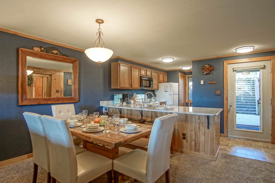 Condo, Multiple Beds, Balcony, Mountain View (2 Br: Powderidge 31) | 2 bedrooms, individually decorated, individually furnished, bed sheets