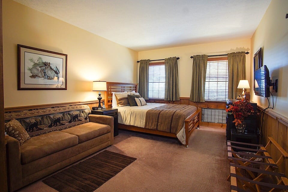 Whistlepunk 20 Wilderness Hideaway, Slope Side, Spacious 2 Br Condo Apartment in Snowshoe