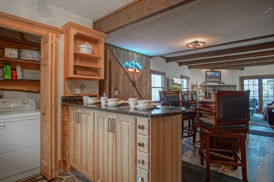 Condo, Multiple Beds, Pool Access, Mountain View (2 Br: Whistlepunk 11) | 2 bedrooms, individually decorated, individually furnished, bed sheets