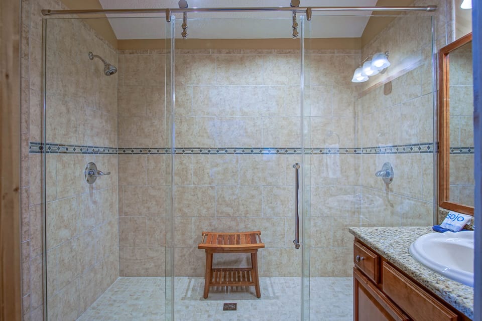 Townhome, Multiple Beds, Hot Tub, Mountain View (5 Br: Loggers Run 11) | Bathroom | Towels