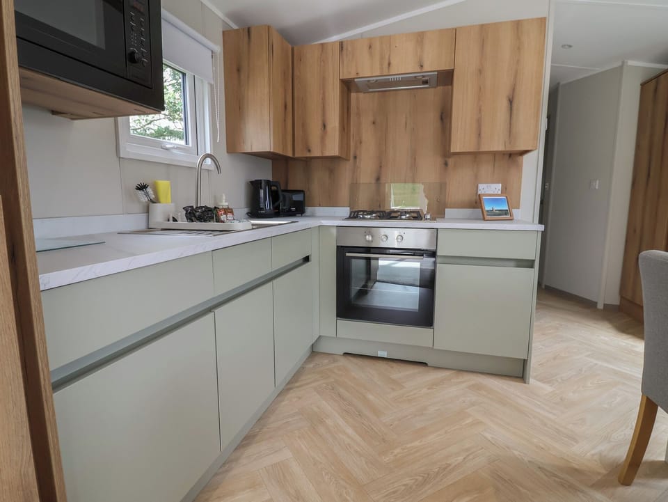 Cottage | Private kitchen | Cookware/dishes/utensils
