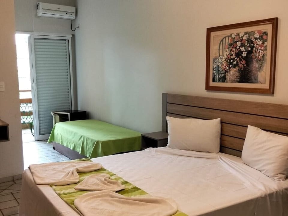 Suite | Hypo-allergenic bedding, free WiFi