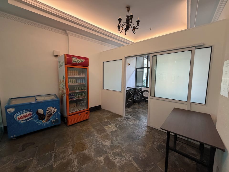 Snack bar
