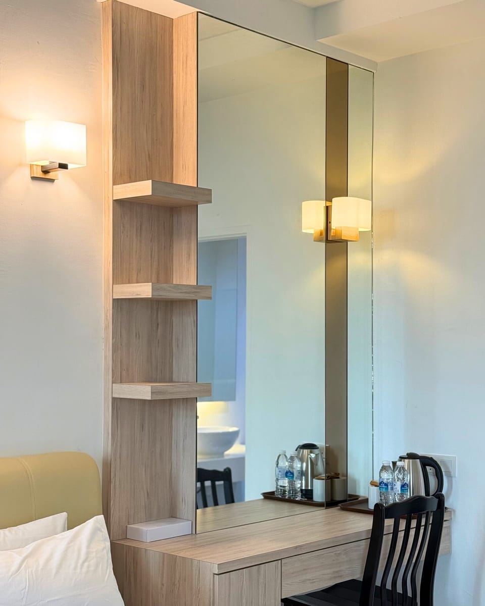 Deluxe Double Room, Non Smoking | Interior