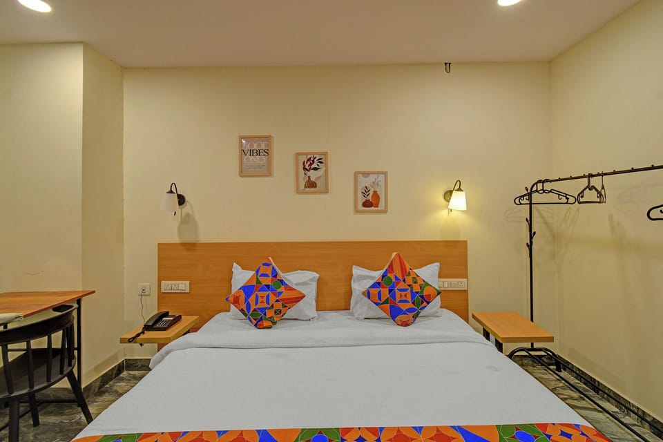 Egyptian cotton sheets, premium bedding, in-room safe, desk