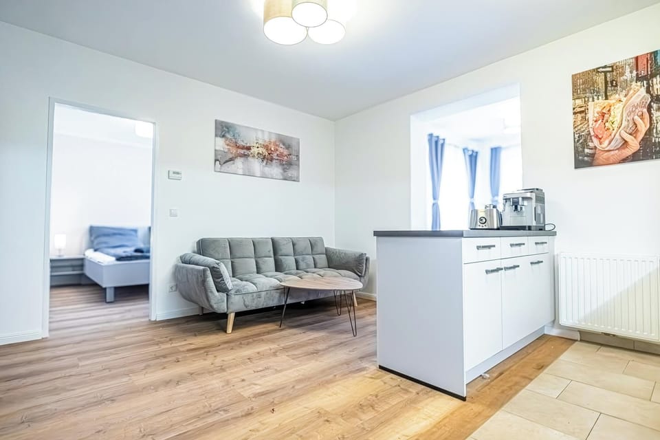 Basic Apartment | Living room