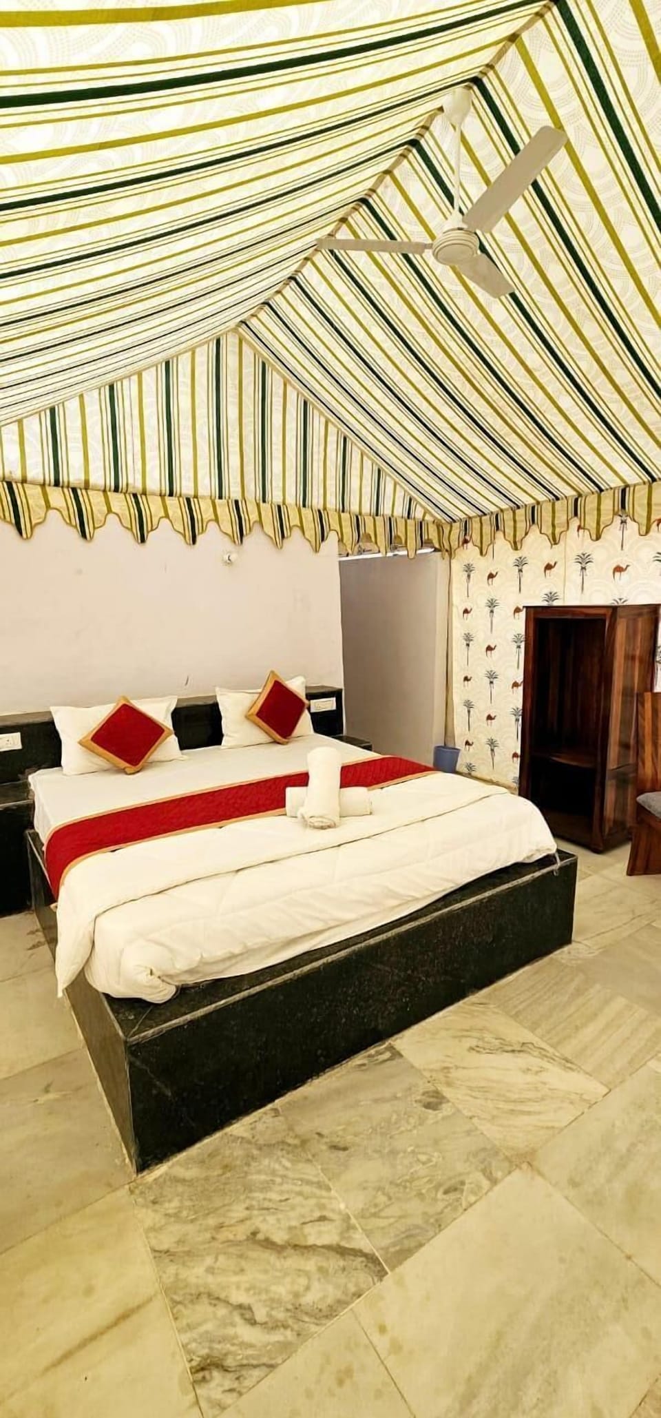 Deluxe Double Room, Desert View | Desk, free WiFi