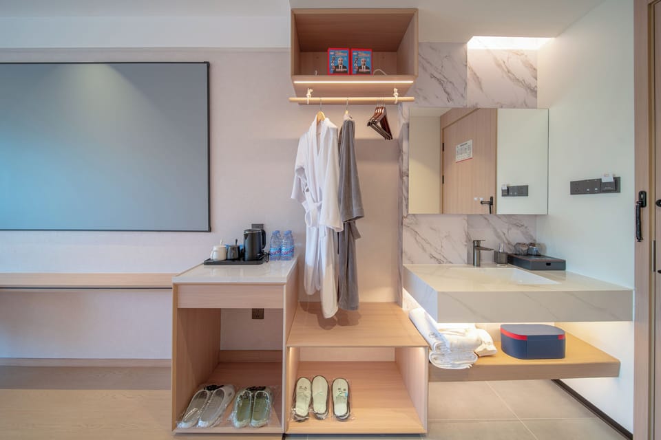 Classic Twin Room | Free WiFi