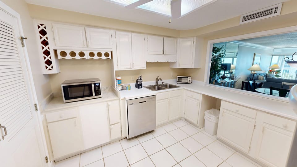 Condo, 2 Bedrooms | Private kitchen | Coffee/tea maker, fridge, oven, toaster