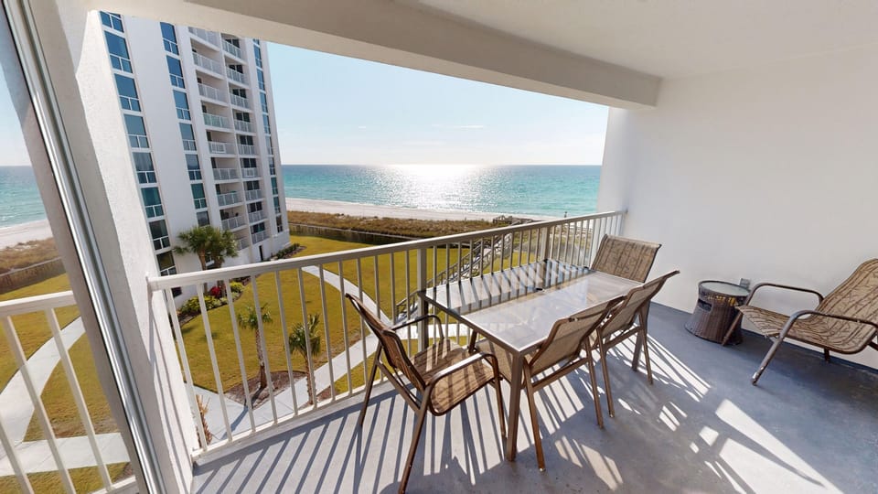 Condo, 2 Bedrooms | Outdoor dining
