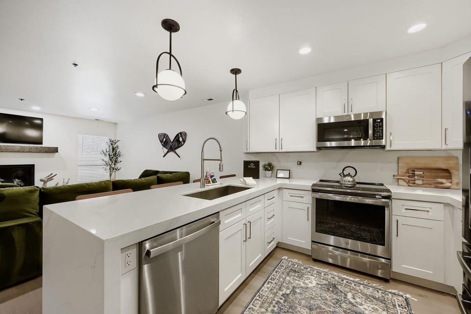 Condo, 2 Bedrooms | Private kitchen | Coffee/tea maker, fridge, oven, electric kettle