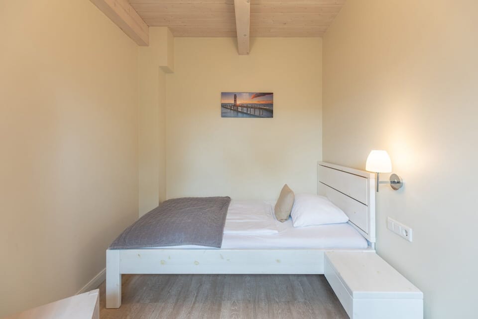 House | 3 bedrooms, individually furnished, iron/ironing board
